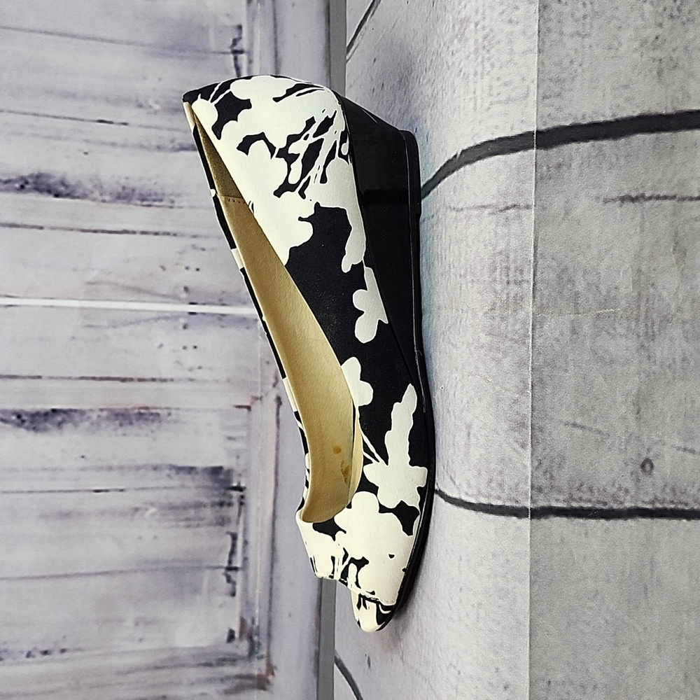CL By Laundry Peep Toe Wedges